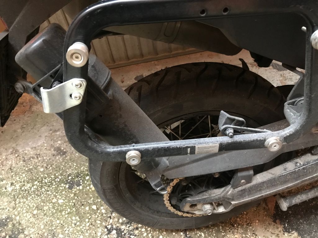 SW-MOTECH: il tubo porta attrezzi ha fallito - Vita di un Motociclista