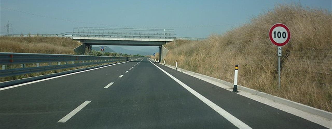 Corsia di emergenza e motocicli